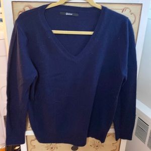 V neck semi fit 100% long sleeve cashmere sweater